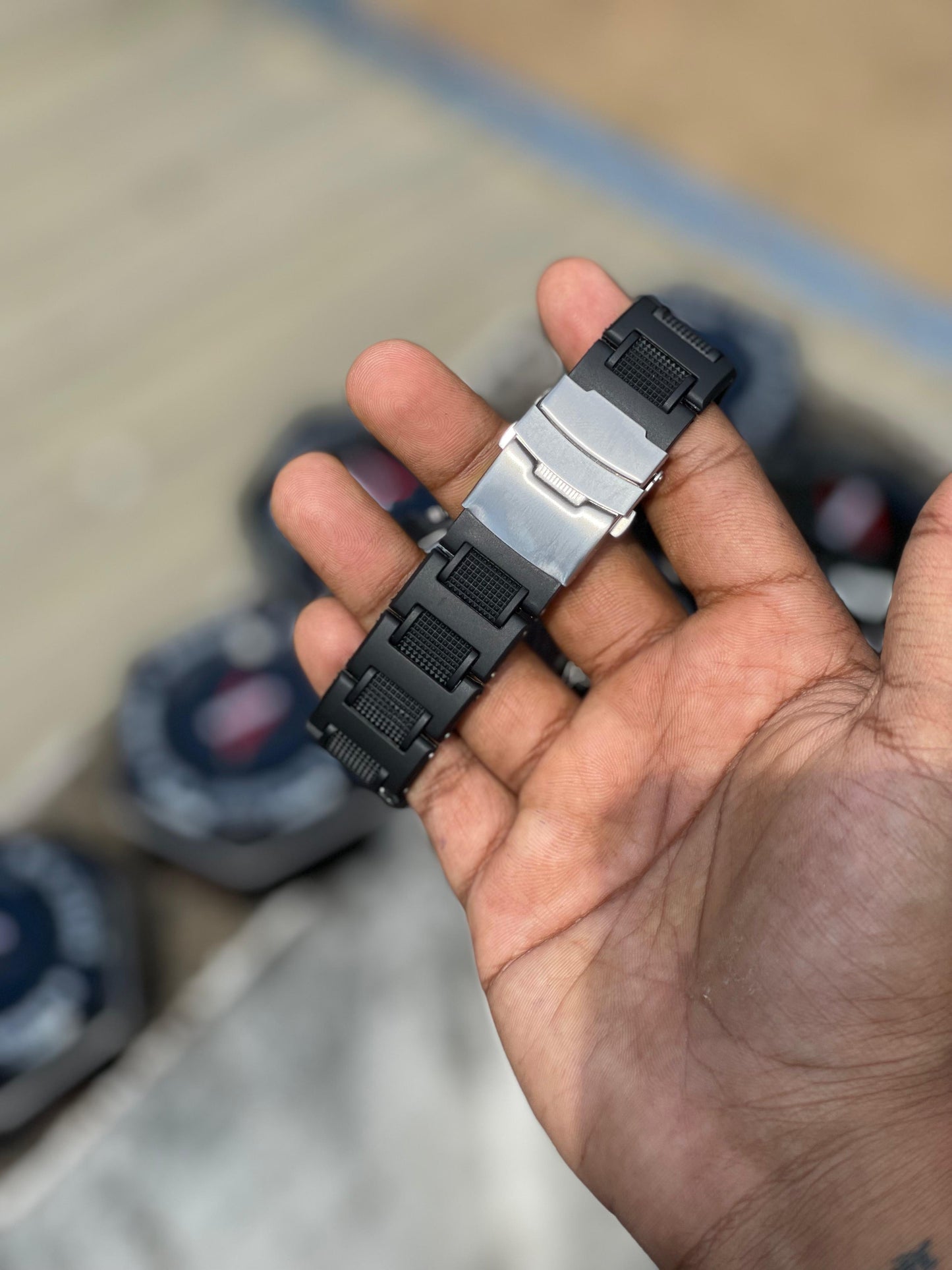 Ultra Premium Watch in Zed Black Colour Classic850