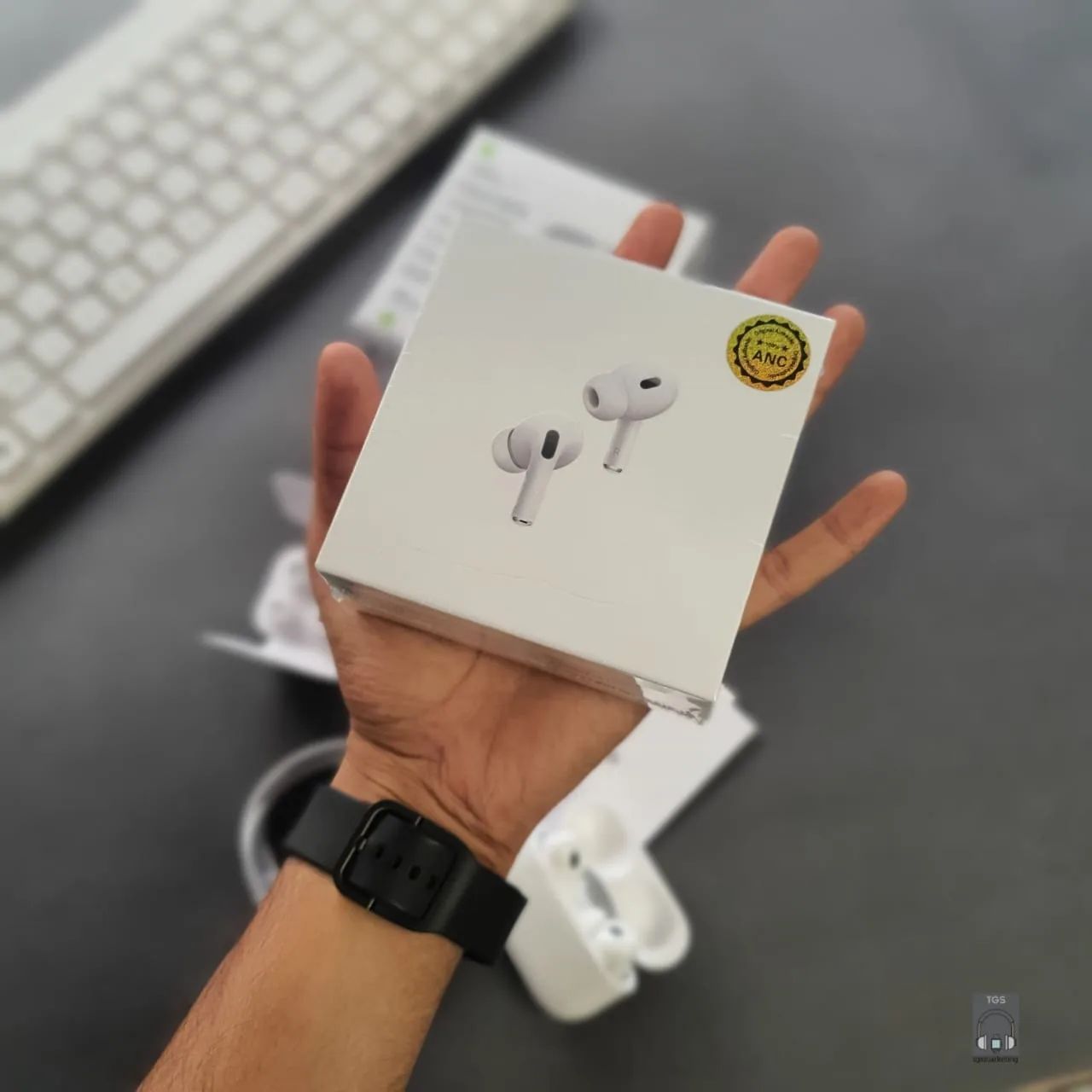 AIRPODS PRO 2nd Generation With ANC  MADE IN USA WITH STEM VOLUME CONTROL & SERIAL NUMBER WORKING